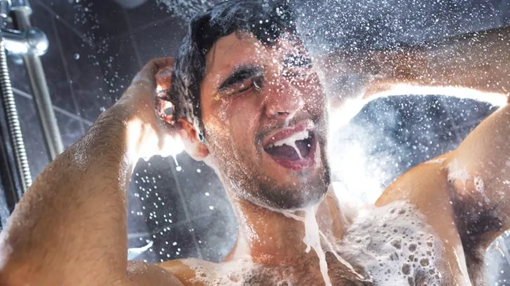 Mit einem Perlator oder Sparkopf fliesst weniger Wasser – bei gleichem Duschkomfort.