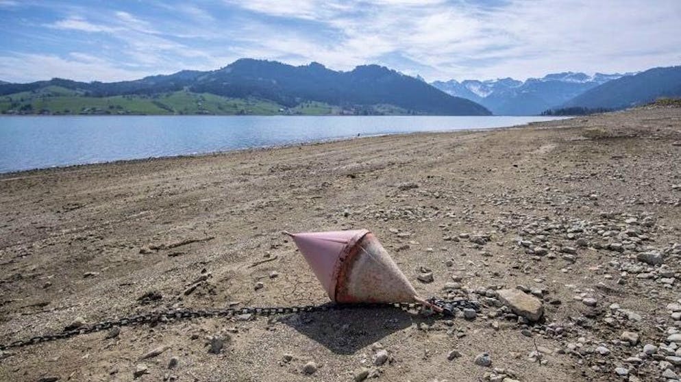 Il livello delle acque svizzere è sceso in modo significativo, anche se non in maniera così drammatica come nel lago della Sihl due anni fa. (Archivio)