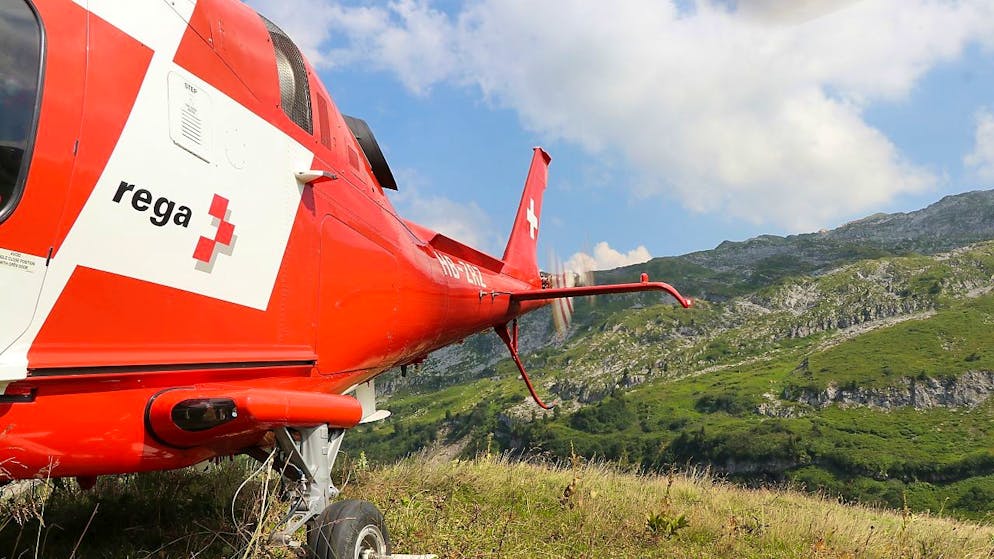 Der tödlich verunglückte Senior wurde nach Einbruch der Nacht bei einem Suchflug auf 1512 Metern über Meer in einem abgelegenen Talkessel in der Klöntal-Region gefunden.
