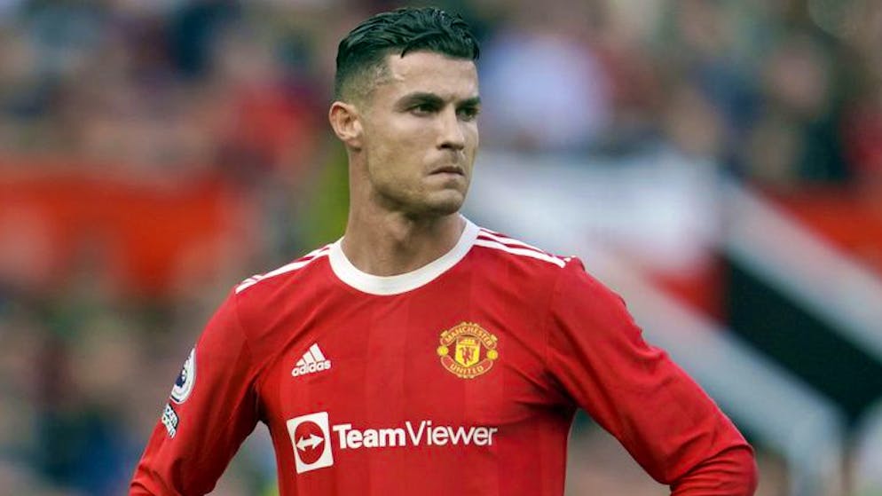 ARQUIVO - Cristiano Ronaldo do Manchester United está em campo durante a partida de futebol da Premier League inglesa entre Manchester United e Norwich City em Old Trafford em 16 de abril de 2022 em Manchester, Inglaterra.  O técnico do Manchester United, Eric Den Haag, disse que Cristiano Ronaldo não está à venda, em meio a dúvidas sobre o futuro de Ronaldo no clube.