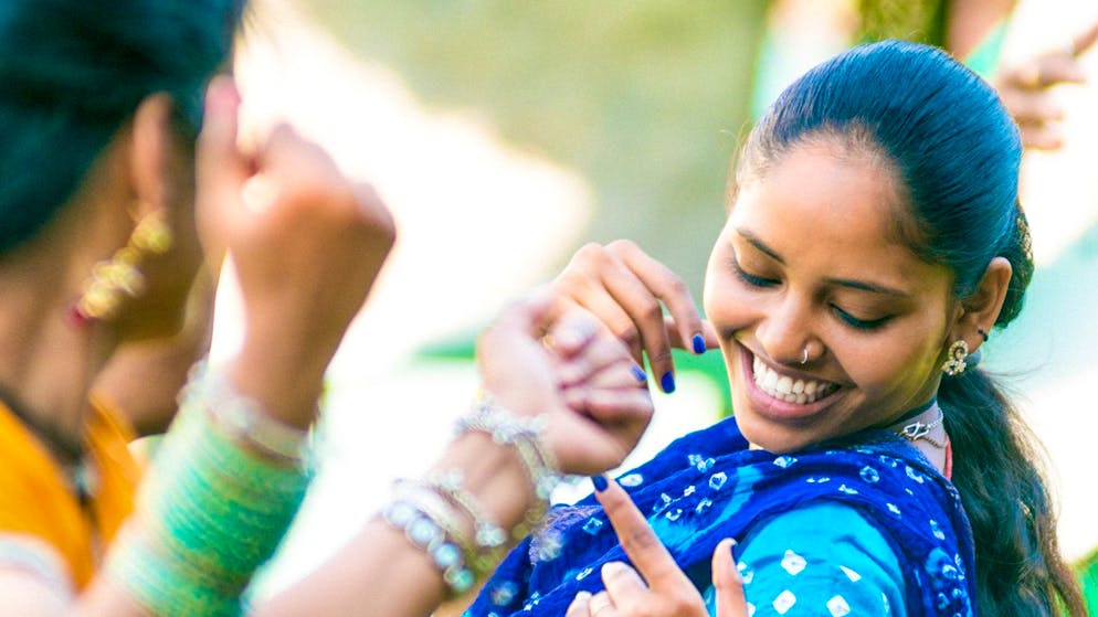Geschwisterfest in Indien. Einsamer Mann findet «Schwestern» via Tinder