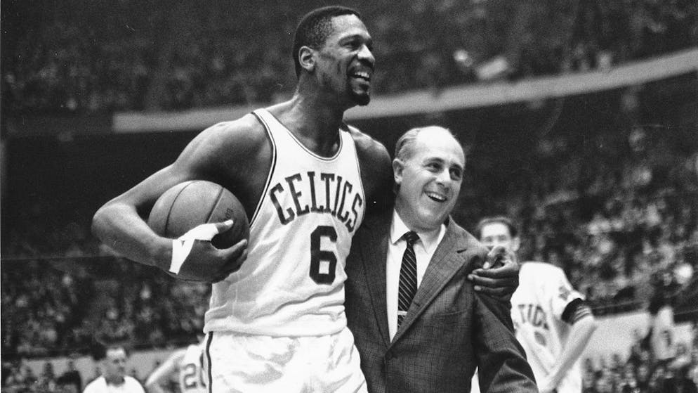 Bill Russel (sinistra)