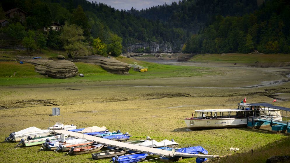 Zu Fuss über den See. Diese Schweizer Gewässer brauchen den Regen besonders dringend