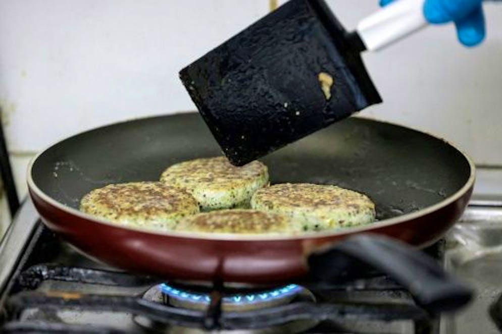 Les polluants PFAS (per et polyfluoroalkylées) peuvent être trouvés dans de nombreux produits dont les poêles antiadhésives comme sur cette photo d'illustration