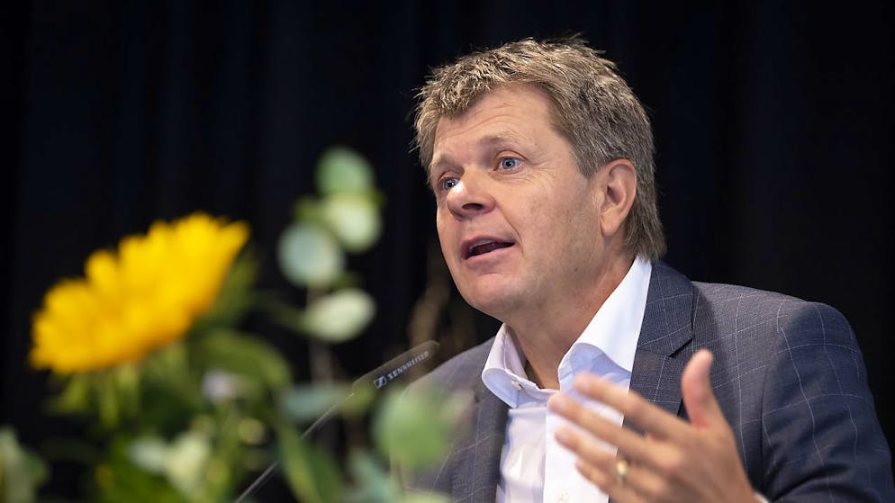 L'UDC spende oltre 4,5 milioni di franchi per la campagna elettorale. I Verdi Liberali invece rimangono stabili all'8,3%. Nella foto il presidente Jürg Grossen.