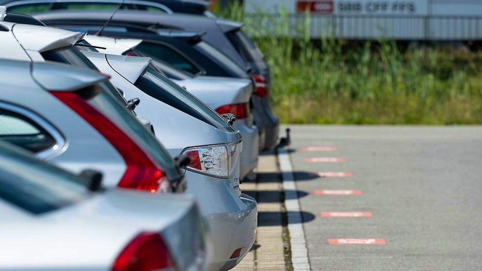 Alter bestimmt den Preis. So gross sind die Unterschiede bei der Autoversicherung