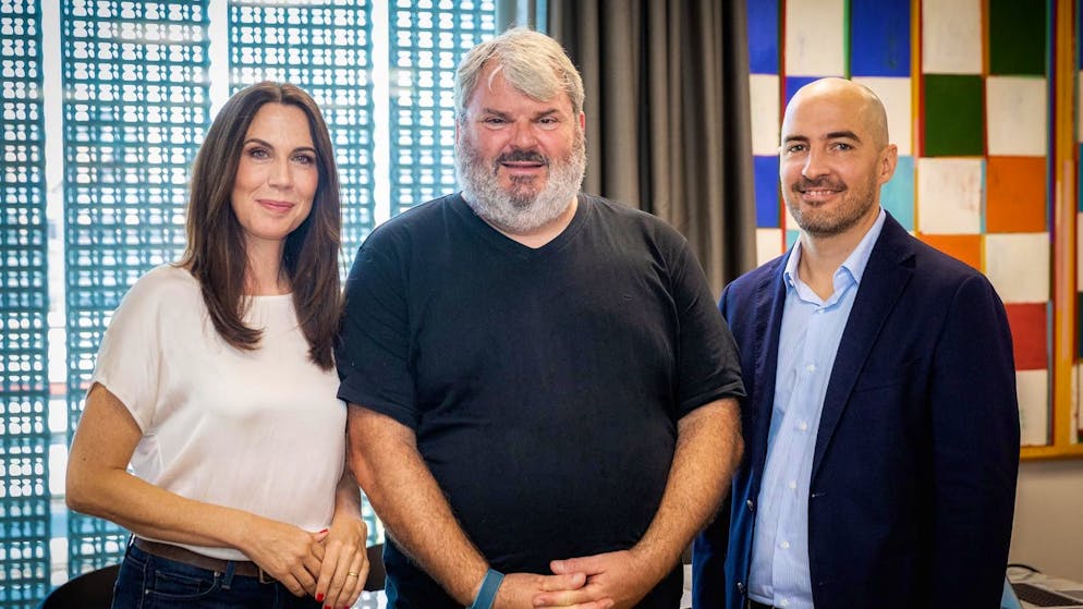 Kinostart für «Der Bestatter» ist bestätigt. Am SRF-Kulturmorgen bestätigten Susanne Wille, Mike Müller und Baptiste Planche im August 2022 die Rückkehr der Kultfigur.