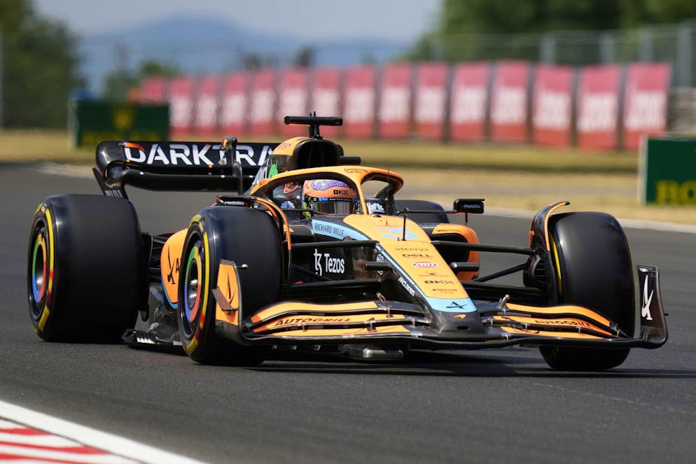 Daniel Ricciardo al volante della McLaren 2022 in occasione del Gran Premio d'Australia.