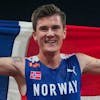 16.08.2022, Bayern, München: European Championships, Europameisterschaft, Leichtathletik, Männer, 5000m, Finale im Olympiastadion, Erstplatzierter Jakob Ingebrigsten (Norwegen) jubelt nach dem Rennen. Foto: Sören Stache/dpa +++ dpa-Bildfunk +++ (KEYSTONE/DPA/Sören Stache)