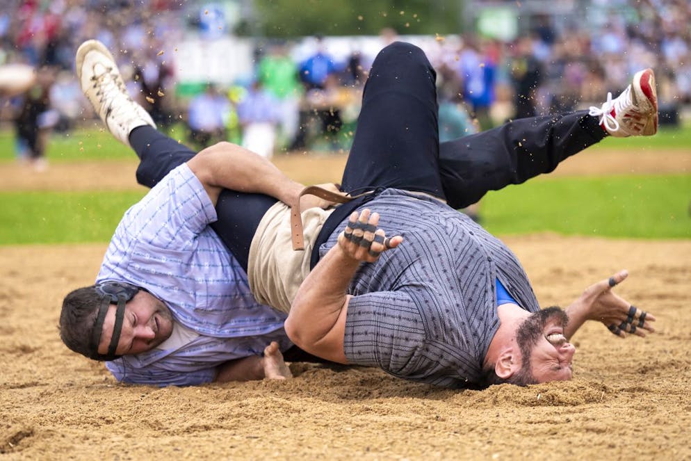 Die besten Bilder des Eidgenössischen. Fantatisches Bild aus dem Duell zwischen Thomas Sempach, links, und Samir Leuppi.