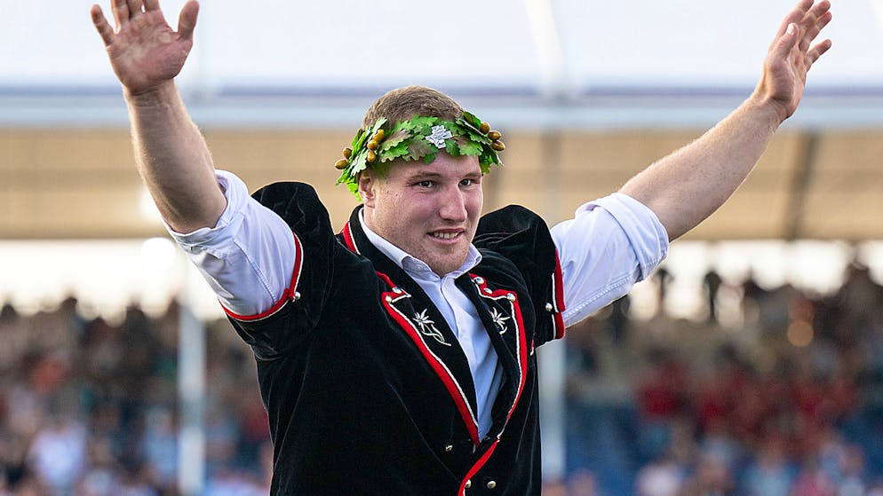 Die besten Bilder des Eidgenössischen. Wicki lässt sich vom Publikum in Pratteln feiern.