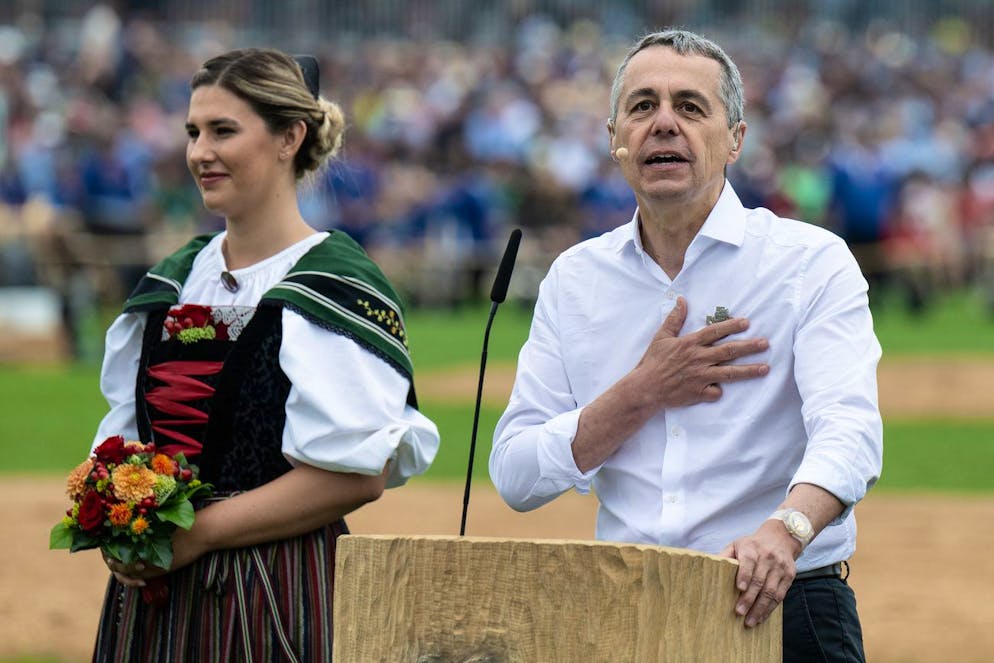 Die besten Bilder des Eidgenössischen. Bundespräsident Ignazio Cassis hält beim Festakt eine Rede. Natürlich eine Herzensangelegenheit, das beweist ja nur schon dieses Bild.
