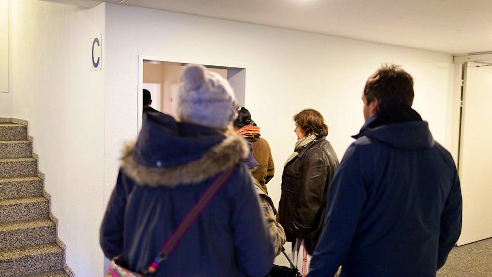 Eine Wohnung zu finden, kann im Kanton Zürich schwierig werden: Die Zahl der leerstehenden Wohnungen ist weiter gesunken. 