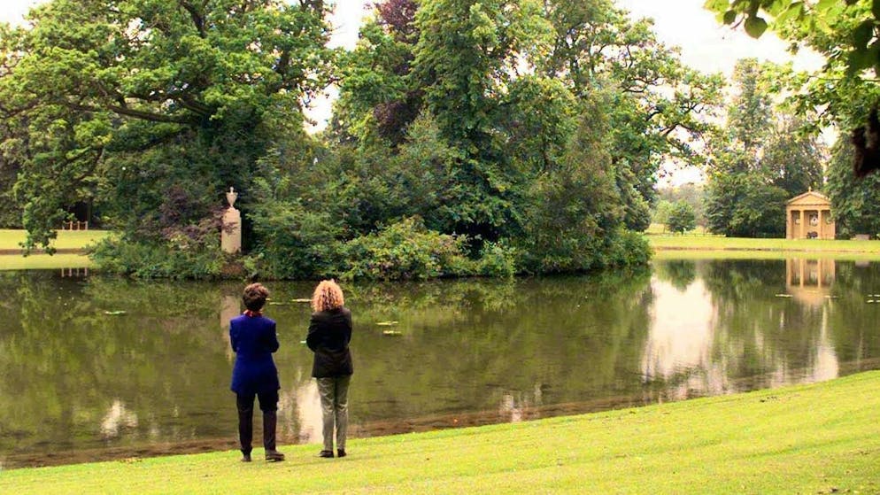 Hier fand Prinzessin Diana ihre letzte Ruhe. Ihre letzte Ruhe fand die Mutter von Prinz William und Prinz Harry in Althorp, dem Landsitz der Familie Spencer bei Northampton. 