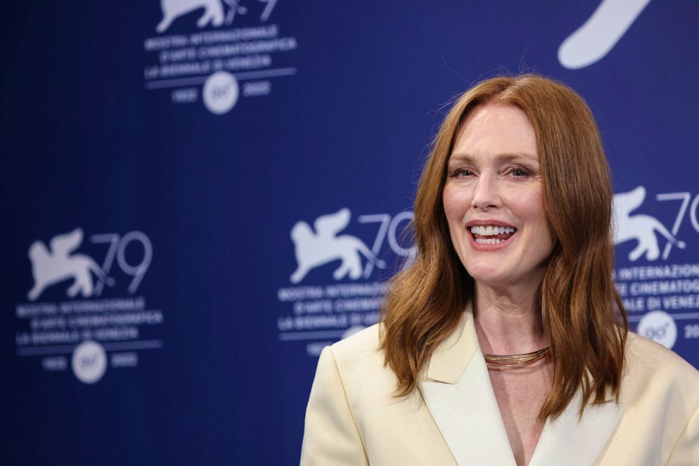 Schauspielerin Julianne Moore betonte in einem Interview die Bedeutung von Achtsamkeit im Alter.