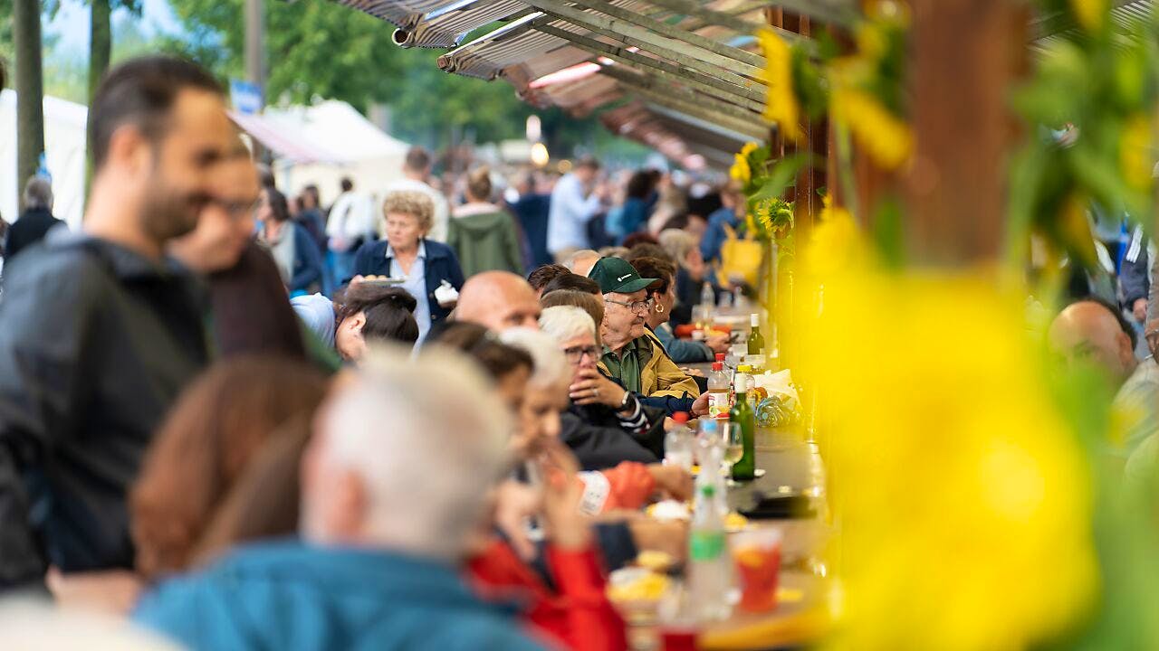 Volksfest: Basel und Riehen feiern «500 Joor zämme»  blue News