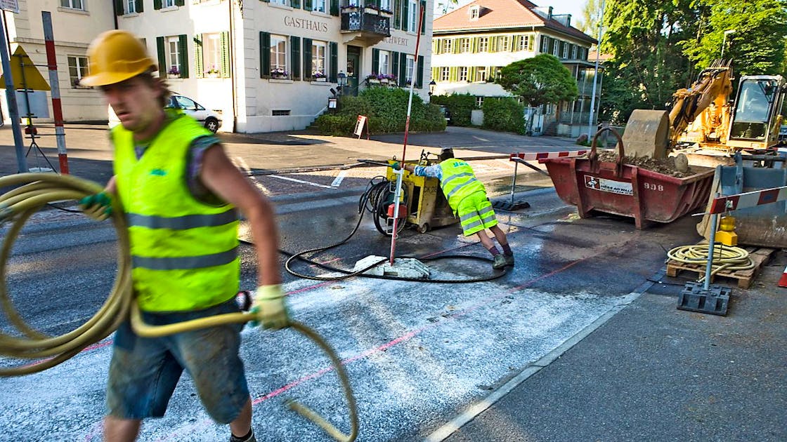 Cantonal administration of Bern.  Apps for the use of cantonal roadways can now be submitted digitally.