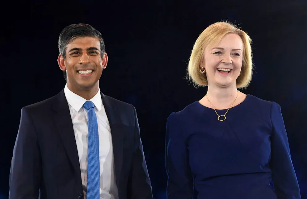 Liz Truss (à droite) est donné favorite face à son concurrent Rishi Sunak.
