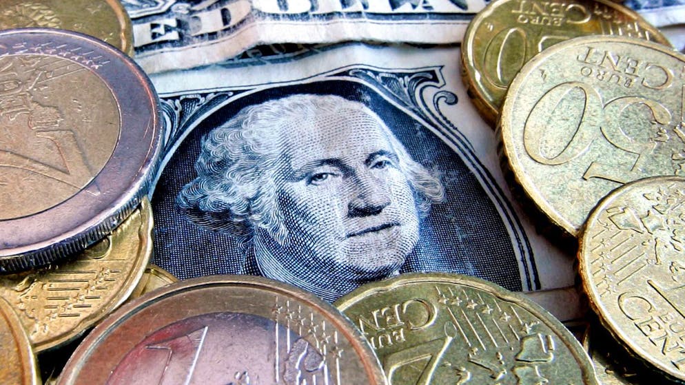 L'euro, qui depuis le début de l'année n'a cessé de s'affaiblir face au dollar, a atteint lundi un nouveau plus bas sur 20 ans. (archives)