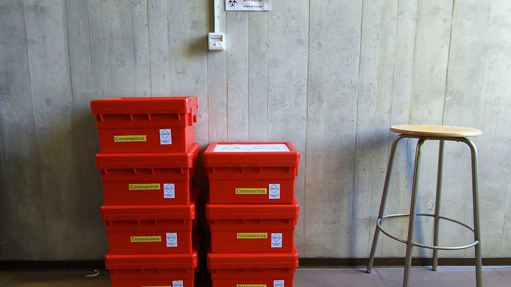 Depuis le début de la pandémie, plus de quatre millions de cas de contamination au Covid-19 ont été confirmés en laboratoire en Suisse et au Liechtenstein (image d'illustration).