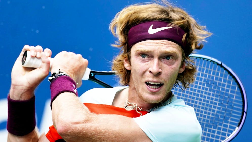 Andrei Rublev darf bzw. muss gegen Novak Djokovic antreten.