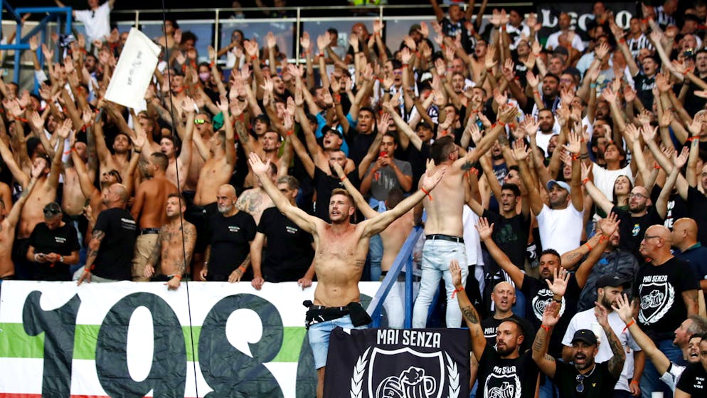 Quatre personnes ont été interpellées mardi soir à Paris pour provocation à la haine raciale.