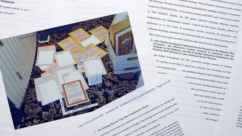 Parmi les textes saisis lors de l'opération policière figurent 18 documents classés "top secret", plus de 50 "secrets" et 31 "confidentiels" (archives).