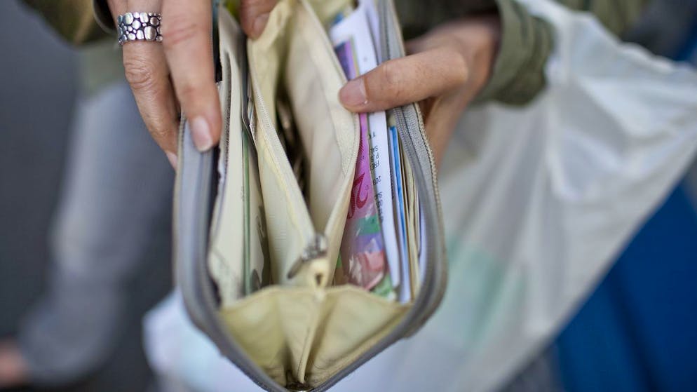 Swiss households burdened by a flood of bills. Feeling the January hole in your wallet? You're not alone in this