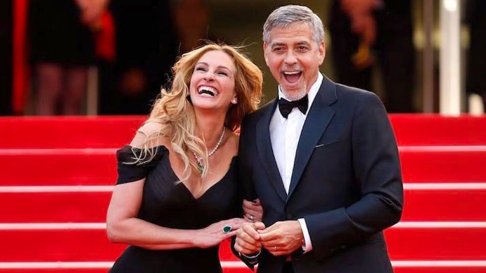 Ticket to Paradise.  Julia Roberts and George Clooney can certainly be called two Hollywood legends.  The two actors share a close friendship, which is all too evident in their new romantic comedy.