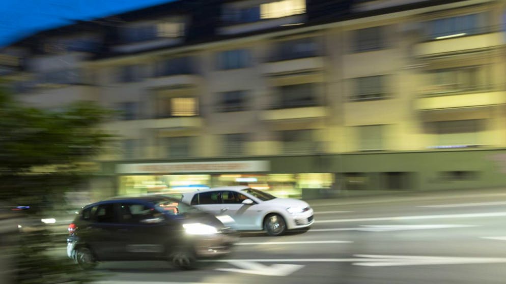 Ein Berliner Verkehrsforscher fordert, dass Männer den Führerschein erst ab 26 Jahren machen dürfen.