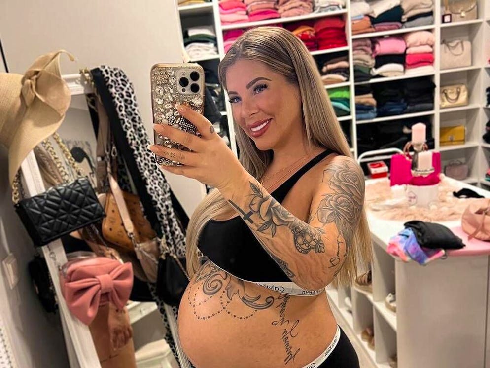 Jenny Frankhauser Steffen Konig.  Jenny Frankhauser also lets her fans share her pregnancy and family happiness on her Instagram.