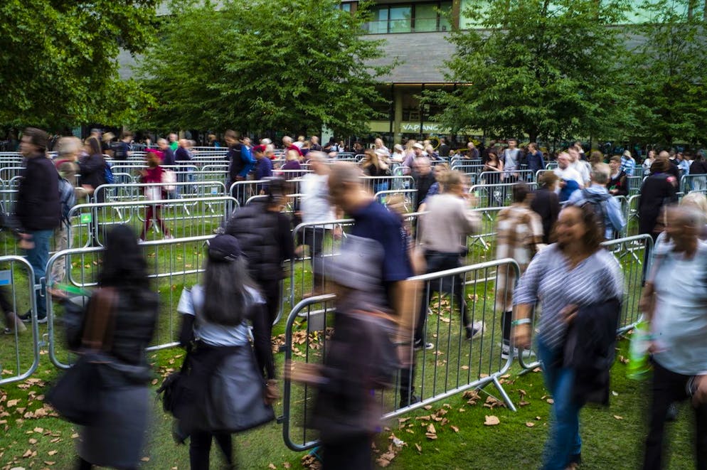 Lunghe file a Londra per Elisabetta. Gioved&#xEC; ci sono lunghe file per omaggiare la regina a Westminster.&#xA0;