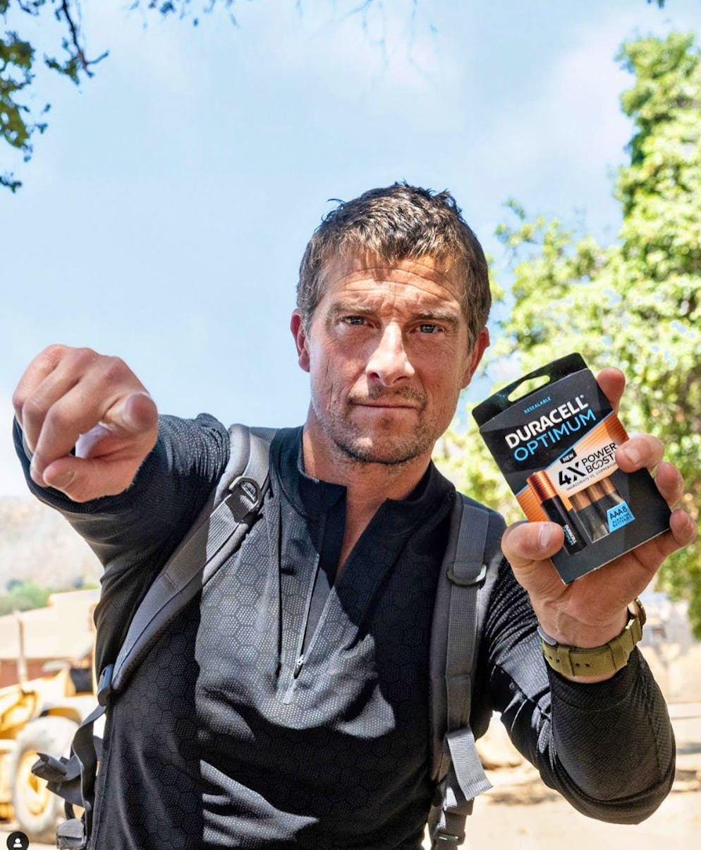 Tschüss, Roger Federer, so verneigen sich die Promis vor King Roger. Survival-Experte Bear Grylls glaubt, dass sich der Sport ohne Roger Federer verändern wird.