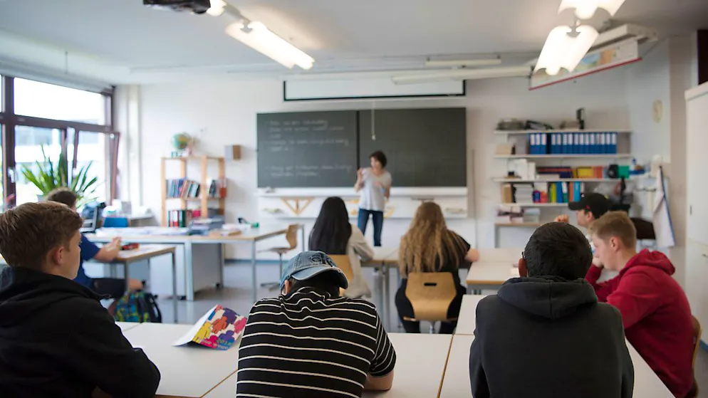 Secondary B instead of secondary A. Father goes to federal court over son's school assignment - and loses