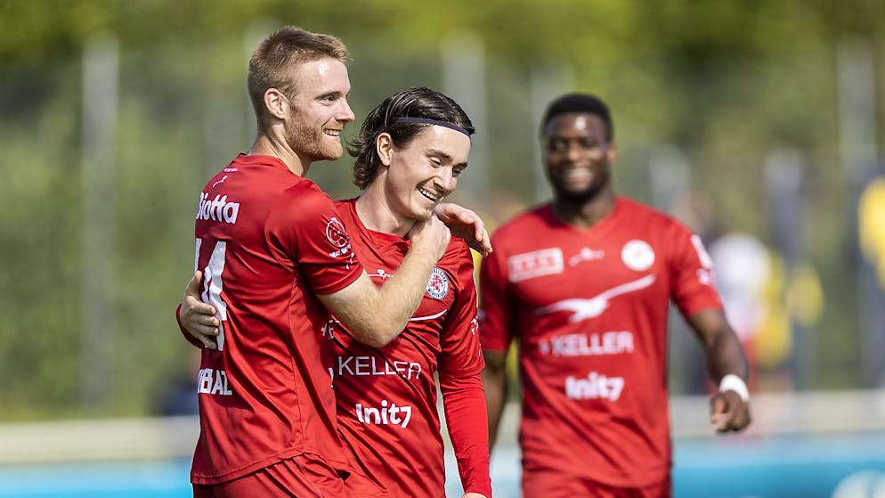 Thibault Corbaz (à gauche) a inscrit le premier but de Winterthour samedi à Meyrin