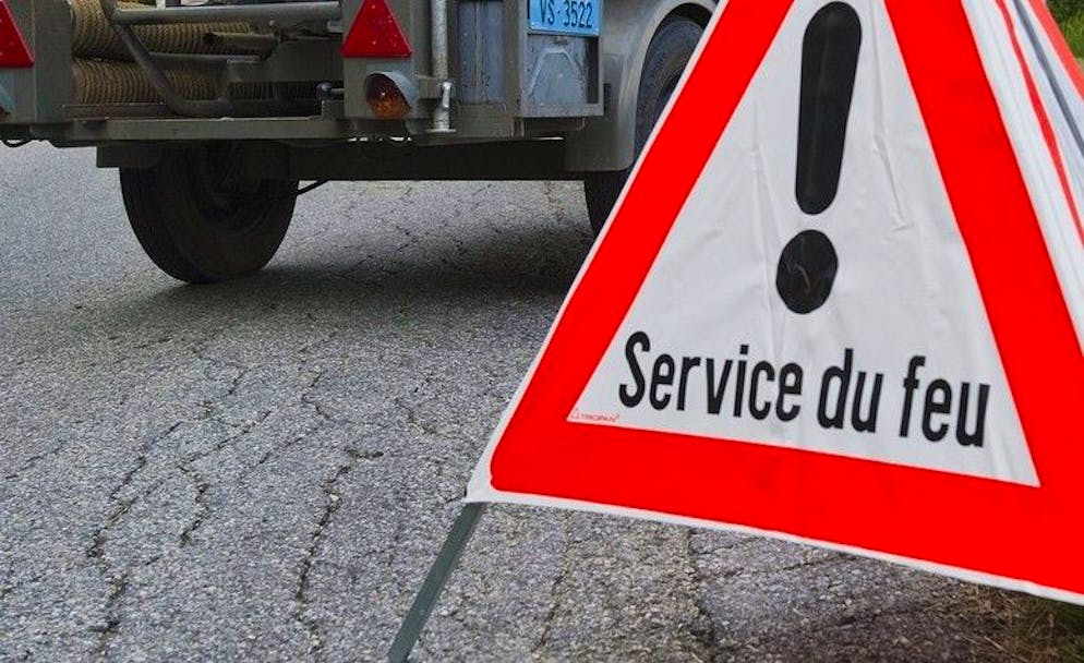 Plusieurs corps de sapeurs-pompiers ainsi qu'un hélicoptère d'Air Zermatt ont été mobilisés afin de parvenir à bout du sinistre. (image d'illustration)
