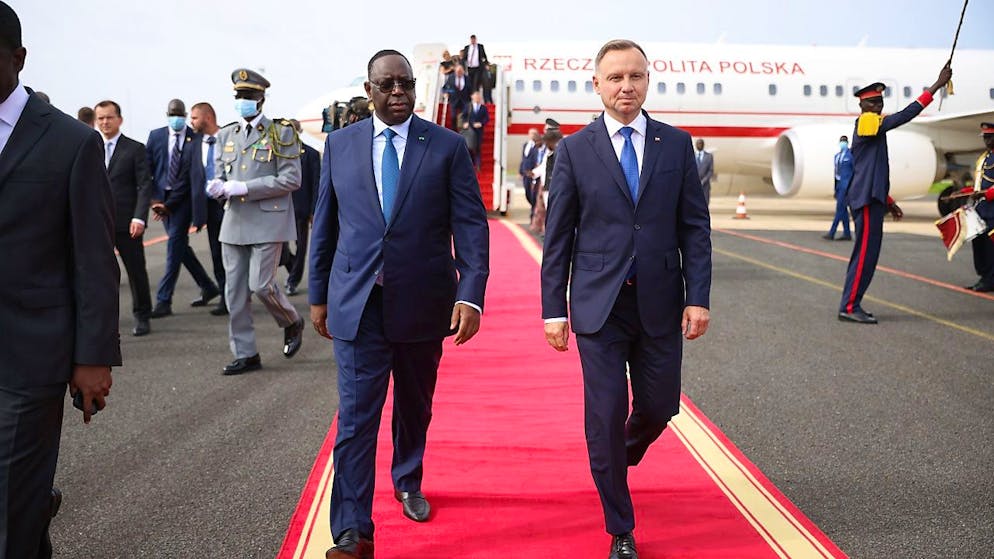 Le président sénégalais Macky Sall (à gauche, aux côrés du président du parlement polonais Andrzej Duda) a enfin choisi un premier ministre, en la personne d'Amadou Ba.