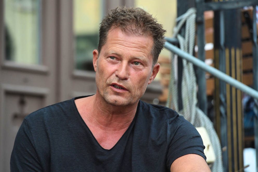 Vorwürfe gegen Til Schweiger. Auch wird dem Filmstar vorgeworfen, in mehreren Fällen Mitarbeiter gemobbt zu haben.