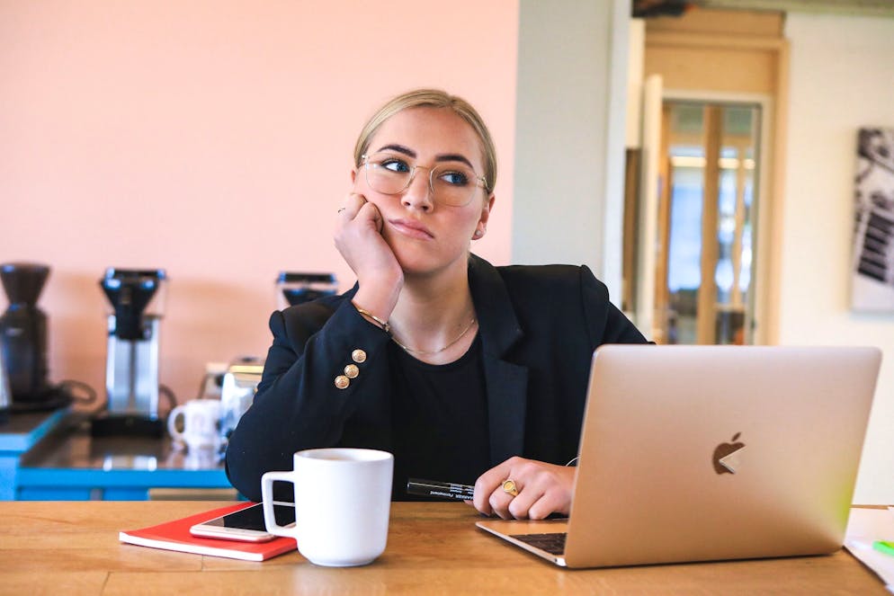 A travers ces envies de grand large, on peut saisir une lassitude - voire un rejet - du monde du travail actuel chez les plus jeunes.