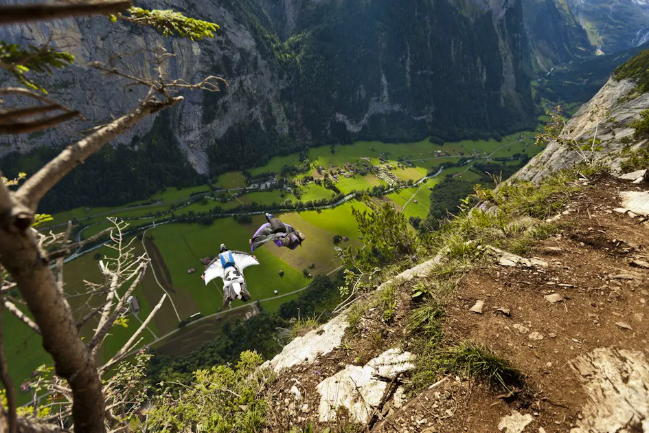 Base-jump et parapente: Deux accidents mortels dans l'Oberland bernois ...
