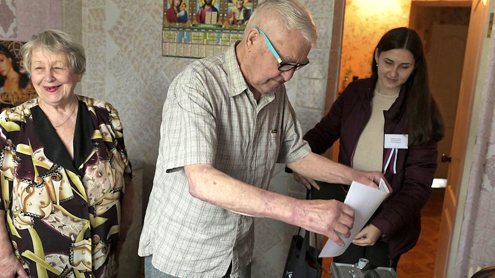 Les "référendums" ont été ouverts dans les régions séparatistes de Donetsk et Lougansk et dans des zones sous occupation russe dans les régions de Kherson et Zaporijjia.