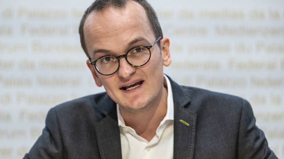 Der Zürcher Regierungsrat Martin Neukom informiert auf einer Medienkonferenz. (Archiv)