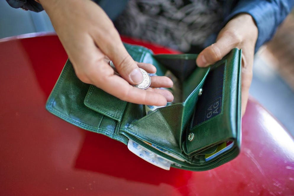 Les primes-maladie pèsent sur les faibles et moyens budgets car les cantons notamment n’ont pas adapté leur participation aux coûts, constate l'USS.