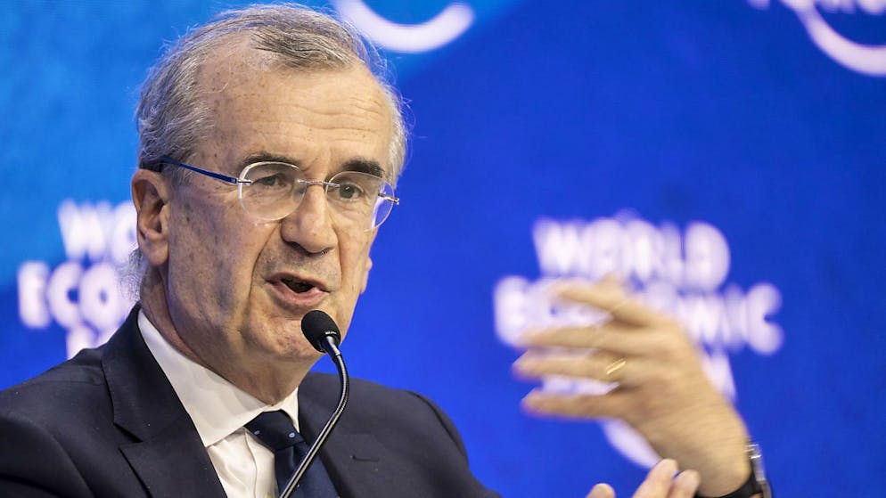 Brutta avventura a Basilea per il governatore della Banca di Francia François Villeroy de Galhau.