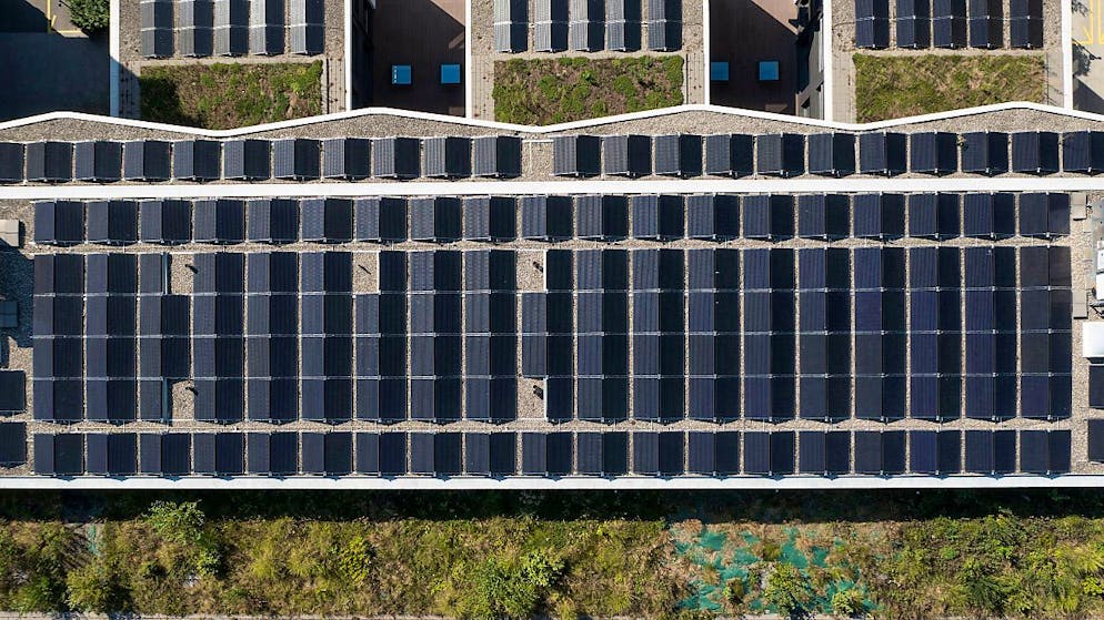 In futuro, gli edifici della Confederazione dovranno installare pannelli fotovoltaici sui tetti.