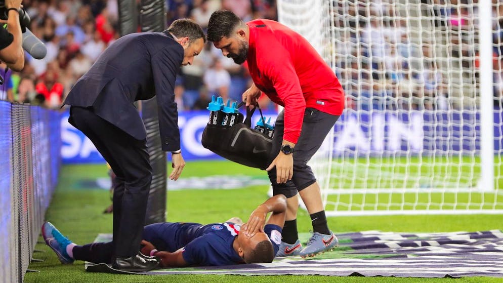 Nessun altro club perde tanto denaro per infortuni tanto quanto il PSG. Nell'immagine, a terra Kylian Mbappè.