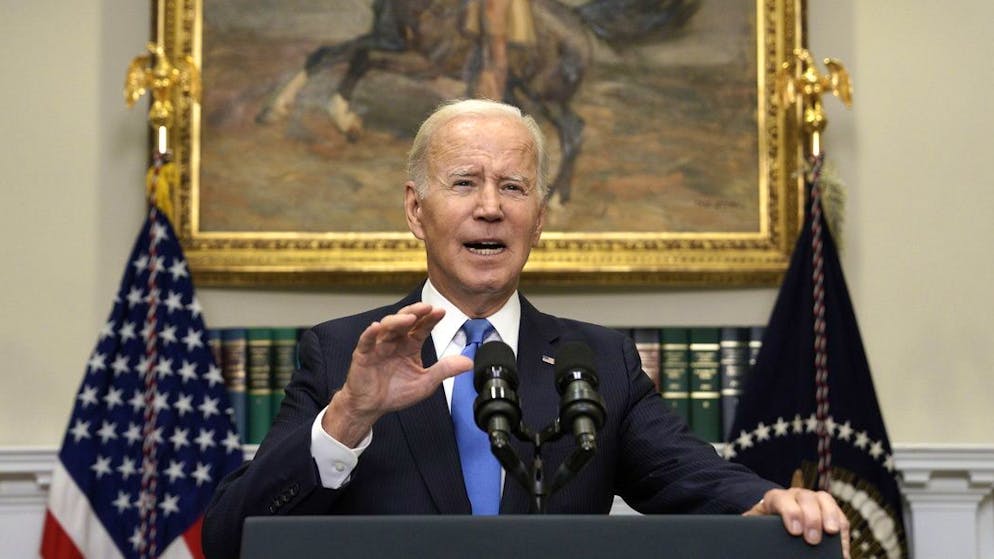 Joe Biden prononçant un discours sur la réponse fédérale en cours à l'ouragan Ian, dans la salle Roosevelt de la Maison Blanche, le 30 septembre 2022.
