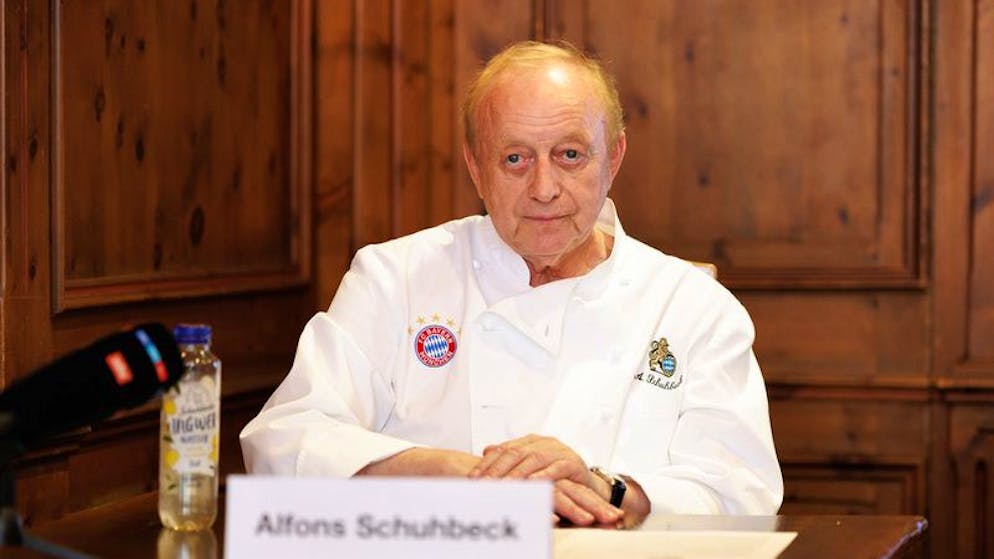 Alfons Schuhbeck, Gastwirt und Sternekoch, spricht auf einem Pressetermin zur Beantragung des «Bierlandes Bayern» als immaterielles UNESCO Weltkulturerbe. Der Prozess gegen den Münchner Starkoch Alfons Schuhbeck wegen des Vorwurfs der Steuerhinterziehung beginnt am 5. Oktober.