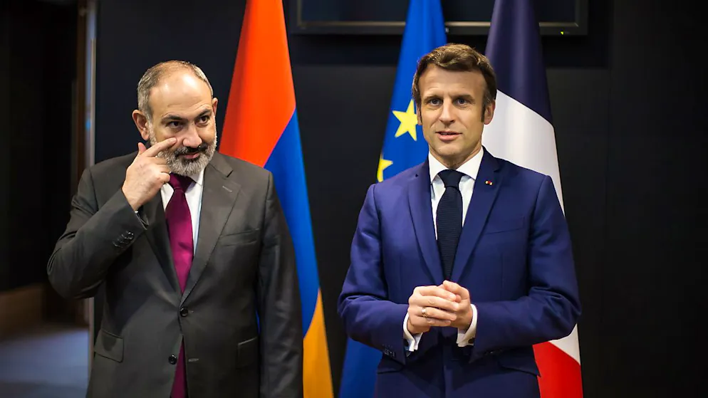 Le Premier ministre arménien Nikol Pachinian, ici en compagnie du président de la France Emmanuel Macron (archives).