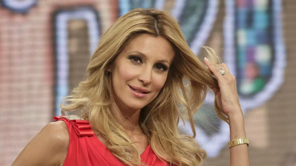 Arriva la smentita. Dopo le accuse di maltrattamenti, parla l’ex marito di Adriana Volpe: «Tutte bugie»